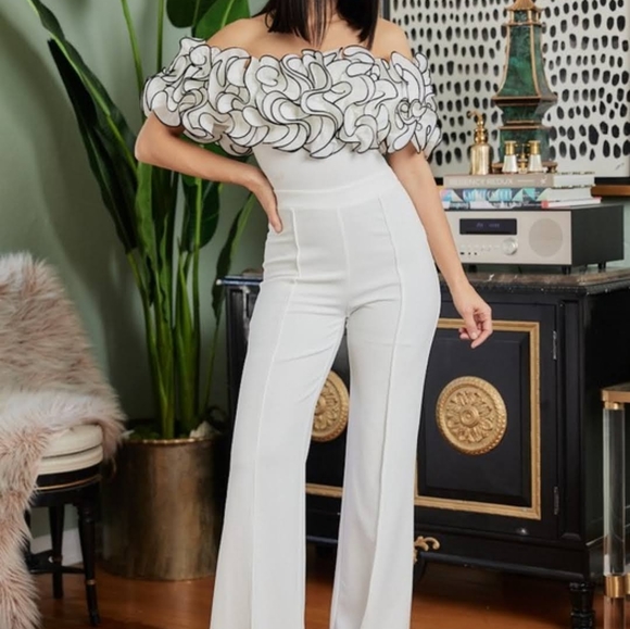 Clothes - Picture 5 of 8